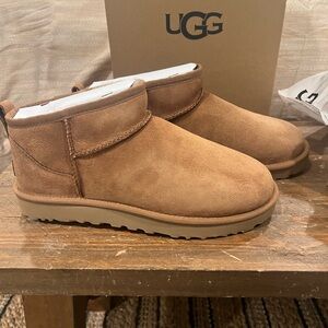 NEW Ultra Mini Classic Boot Women UGG Chestnut Brown 9 NIB